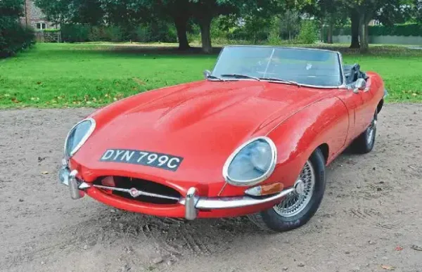 Jaguar E Type
